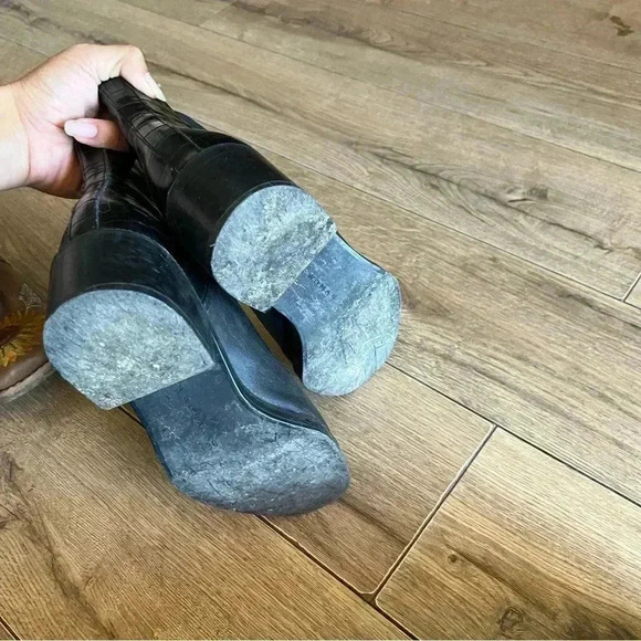 Black booties Zara woman size 6 snake pattern in back - Picture 8 of 8